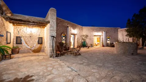 Le patio, la nuit