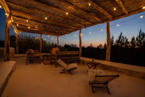 Le rooftop au crépuscule